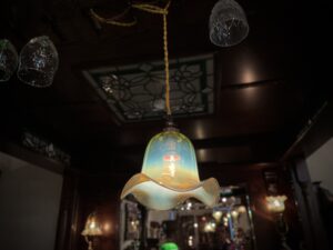 ヴァセリンガラス (NEW)アンティーク ヴァセリンガラス・ランプシェード – 65014 (SOLD)｜ヴァセリンランプ 西洋・アンティーク家具の専門店「家具のこばやし」- 福島県福島市アンナガーデン