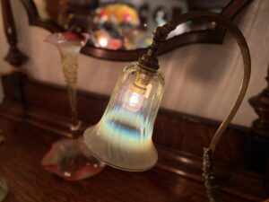 ヴァセリンガラス (NEW)アンティーク ヴァセリンガラス・ランプシェード – (75002)｜ヴァセリンランプ 西洋・アンティーク家具の専門店「家具のこばやし」- 福島県福島市アンナガーデン