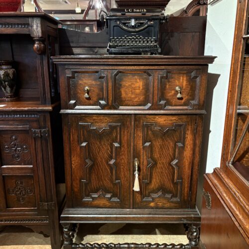 アンティーク家具 アンティークカップボード -TN21083｜ヴァセリンランプ 西洋・アンティーク家具の専門店「家具のこばやし」- 福島県福島市アンナガーデン
