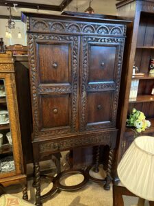 アンティーク家具 アンティークカップボード -68019｜ヴァセリンランプ 西洋・アンティーク家具の専門店「家具のこばやし」- 福島県福島市アンナガーデン