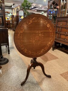 アンティーク家具 Tripod Table -72215｜ヴァセリンランプ 西洋・アンティーク家具の専門店「家具のこばやし」- 福島県福島市アンナガーデン