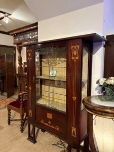 アンティーク家具 アンティークキャビネット -68084｜ヴァセリンランプ 西洋・アンティーク家具の専門店「家具のこばやし」- 福島県福島市アンナガーデン