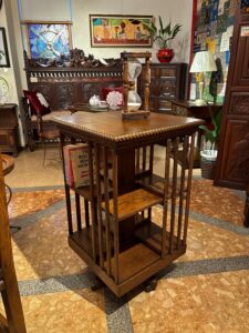 アンティーク家具 Revolution Bookcase -73053｜ヴァセリンランプ 西洋・アンティーク家具の専門店「家具のこばやし」- 福島県福島市アンナガーデン