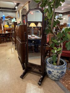 アンティーク家具 アンティークスタンドミラー -TN22B112｜ヴァセリンランプ 西洋・アンティーク家具の専門店「家具のこばやし」- 福島県福島市アンナガーデン