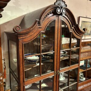 アンティーク家具 アンティークディスプレイキャビネット -71123｜ヴァセリンランプ 西洋・アンティーク家具の専門店「家具のこばやし」- 福島県福島市アンナガーデン