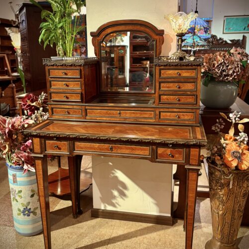 アンティーク家具 ドレッシングデスク – 76106|ヴァセリンランプ 西洋・アンティーク家具の専門店「家具のこばやし」- 福島県福島市アンナガーデン